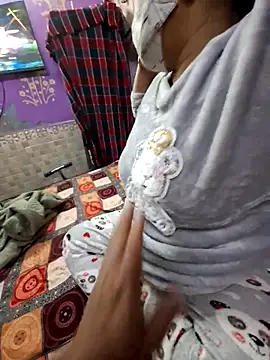 Snapshot of bobbyronak chatting on 4, 12, 2025 bobbyronak online show from 4, 12, 2025