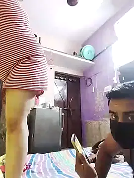 Snapshot of bobbyronak chatting on 5, 11, 2025 bobbyronak online show from 5, 11, 2025