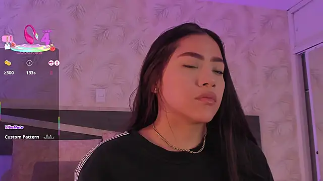 nicolle pierce online show from 6, 3, 2026