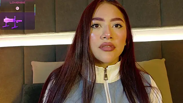 nicolle pierce online show from 12, 4, 2026