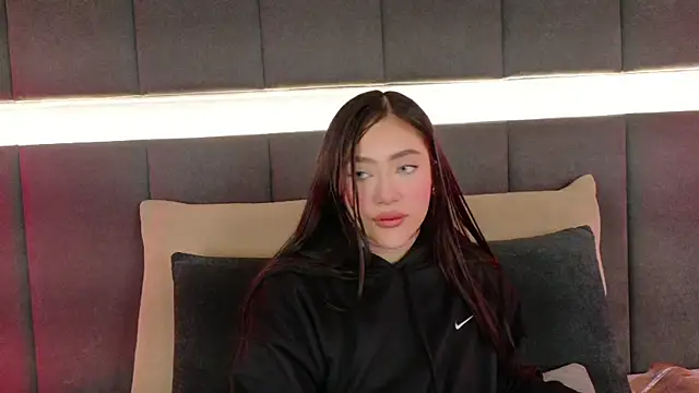 nicolle pierce online show from 15, 10, 2025