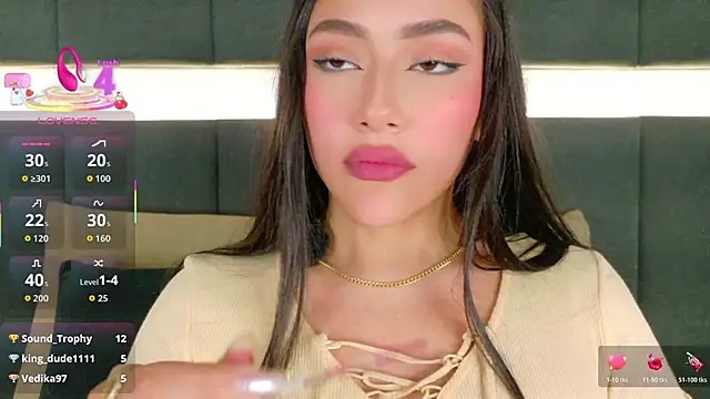 nicolle pierce online show from 12, 11, 2025