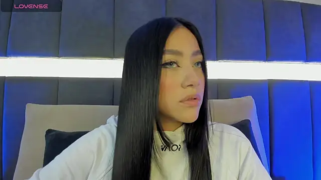 nicolle pierce online show from 17, 3, 2025