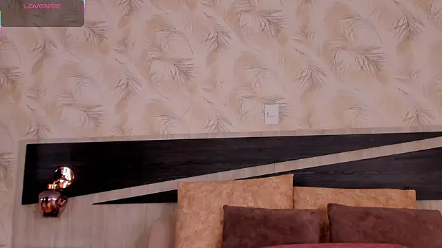 nicolle pierce online show from 17, 3, 2026