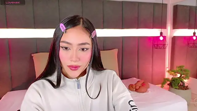 nicolle pierce online show from 14, 11, 2025