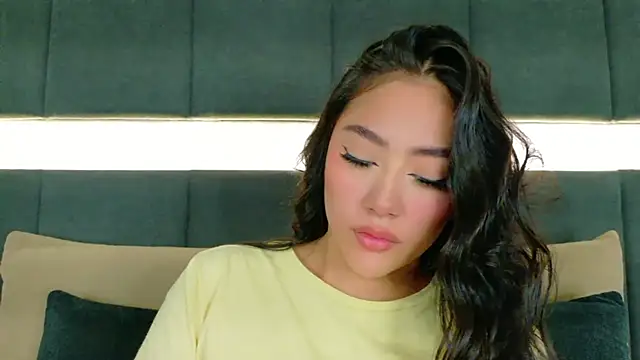 nicolle pierce online show from 8, 11, 2025