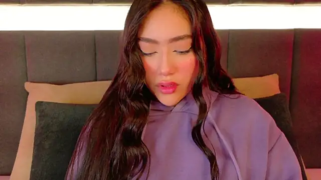 nicolle pierce online show from 19, 11, 2025