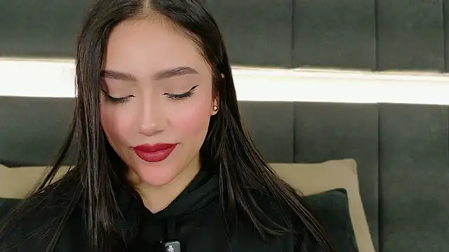 nicolle pierce online show from 14, 10, 2025