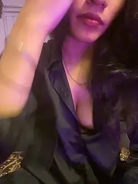 Divyaa69 online show from 18, 11, 2025