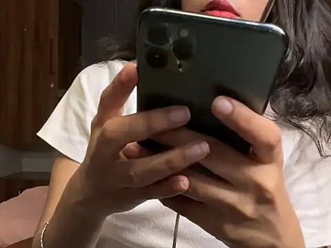 Divyaa69 online show from 4, 4, 2026