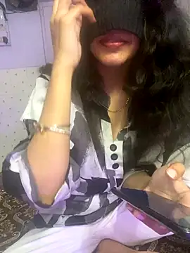 Divyaa69 online show from 2, 12, 2025