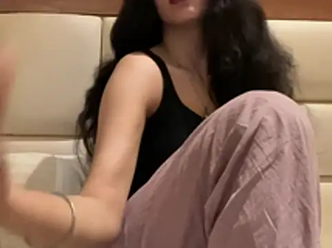 Snapshot of Divyaa69 chatting on 6, 5, 2026 Divyaa69 online show from 6, 5, 2026