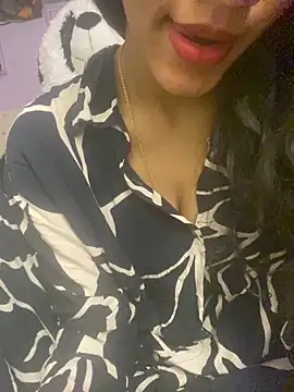 Divyaa69 online show from 17, 12, 2025