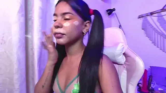 Snapshot of abby_tgn chatting on 5, 12, 2024 abby tgn online show from 5, 12, 2024