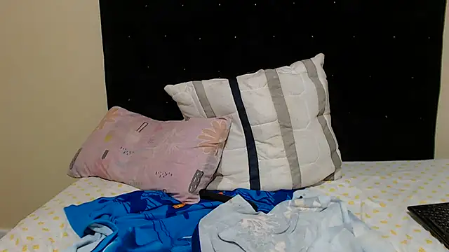 kittykhloe22 online show from 5, 2, 2026