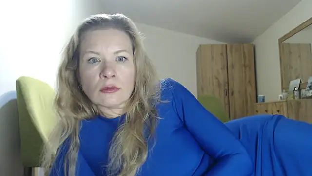 Juli julyyy online show from 28, 12, 2024