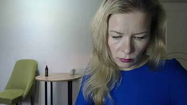 Juli julyyy online show from 24, 12, 2024