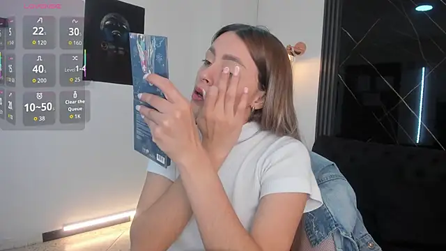 Snapshot of miacarperr1 chatting on 22, 12, 2025 miacarperr1 online show from 22, 12, 2025