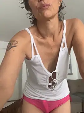 Snapshot of MireyaTorresGu chatting on 14, 10, 2025 MireyaTorresGu online show from 14, 10, 2025