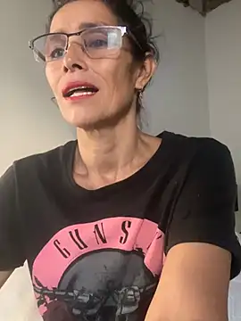 Snapshot of MireyaTorresGu chatting on 7, 7, 2026 MireyaTorresGu online show from 7, 7, 2026
