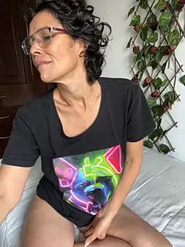 Snapshot of MireyaTorresGu chatting on 26, 11, 2025 MireyaTorresGu online show from 26, 11, 2025