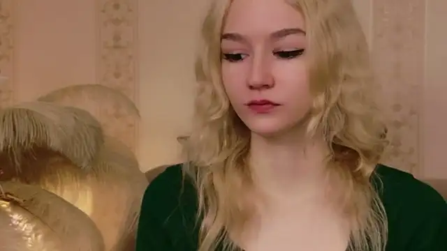 NaomiLoys online show from 12, 11, 2025