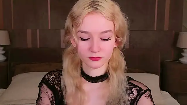 NaomiLoys online show from 24, 2, 2025