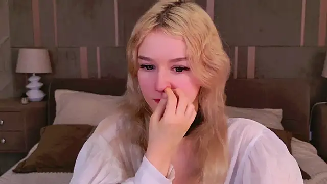 NaomiLoys online show from 7, 3, 2025