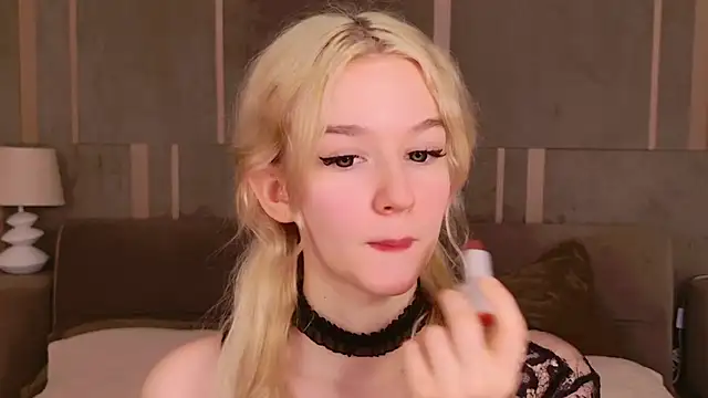 NaomiLoys online show from 27, 2, 2025