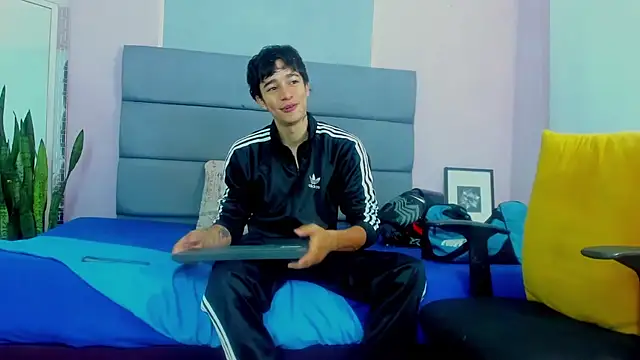 Zacktk7 online show from 8, 2, 2025