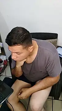 Snapshot of miketripi420 chatting on 14, 12, 2025 miketripi420 online show from 14, 12, 2025