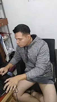 Snapshot of miketripi420 chatting on 14, 4, 2026 miketripi420 online show from 14, 4, 2026