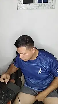 Snapshot of miketripi420 chatting on 15, 12, 2025 miketripi420 online show from 15, 12, 2025