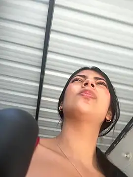 Snapshot of Baby_Niels chatting on 28, 10, 2025 Baby Niels online show from 28, 10, 2025