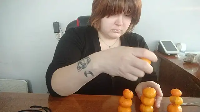 Snapshot of MalloryBartlett chatting on 5, 1, 2025 MalloryBartlett online show from 5, 1, 2025