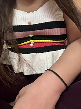 Sexy-Mona2 online show from 5, 5, 2026