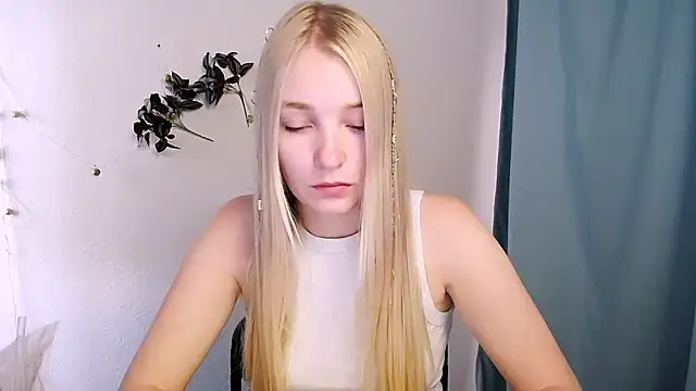 Snapshot of Queen_ofLove chatting on 2, 6, 2026 Queen ofLove online show from 2, 6, 2026