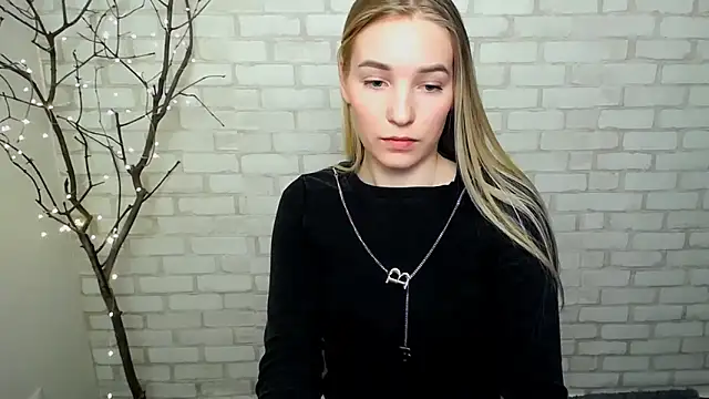 Queen ofLove online show from 12, 3, 2025