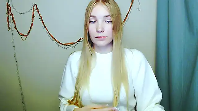 Queen ofLove online show from 18, 12, 2025