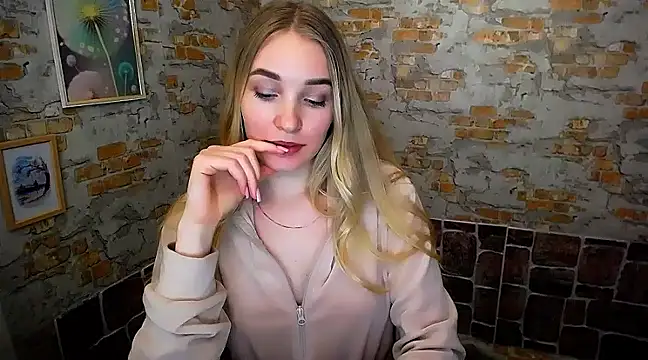 Queen ofLove online show from 19, 2, 2025