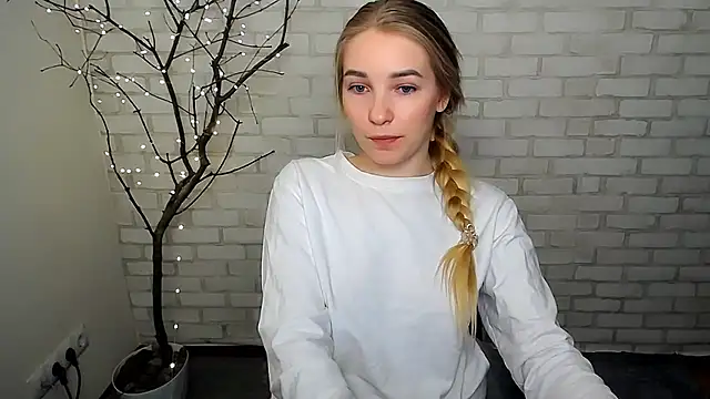 Queen ofLove online show from 19, 3, 2025