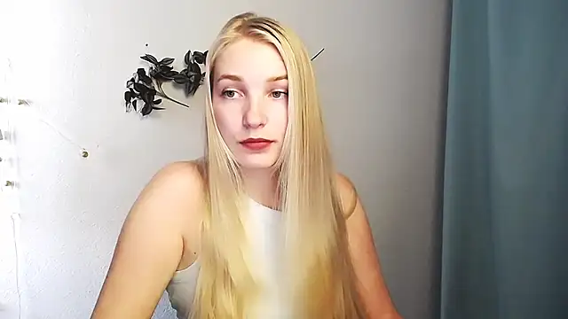 Snapshot of Queen_ofLove chatting on 19, 5, 2026 Queen ofLove online show from 19, 5, 2026