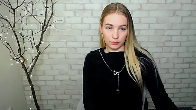 Queen ofLove online show from 12, 3, 2025