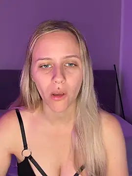 lunawolf21 online show from 21, 10, 2025