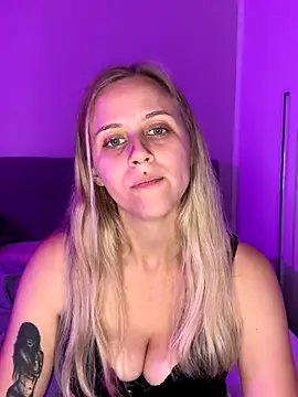 lunawolf21 online show from 17, 10, 2025