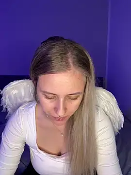 lunawolf21 online show from 3, 12, 2025