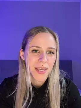 lunawolf21 online show from 20, 2, 2025