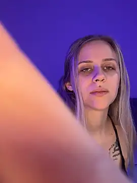 lunawolf21 online show from 2, 2, 2025