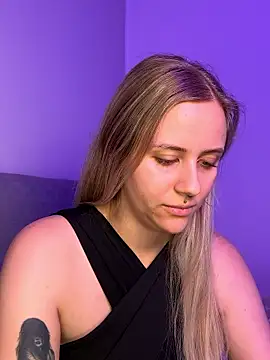 lunawolf21 online show from 10, 1, 2026