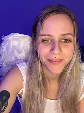 lunawolf21 online show from 2, 12, 2025